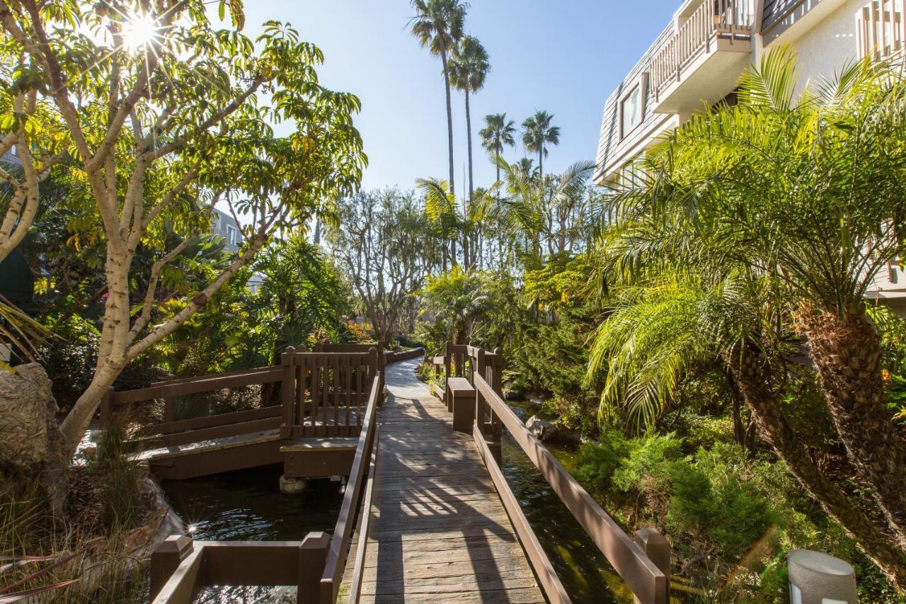 3 Bedroom! - Complex Is On The Beach With Huge Pool Oceanside Exterior photo