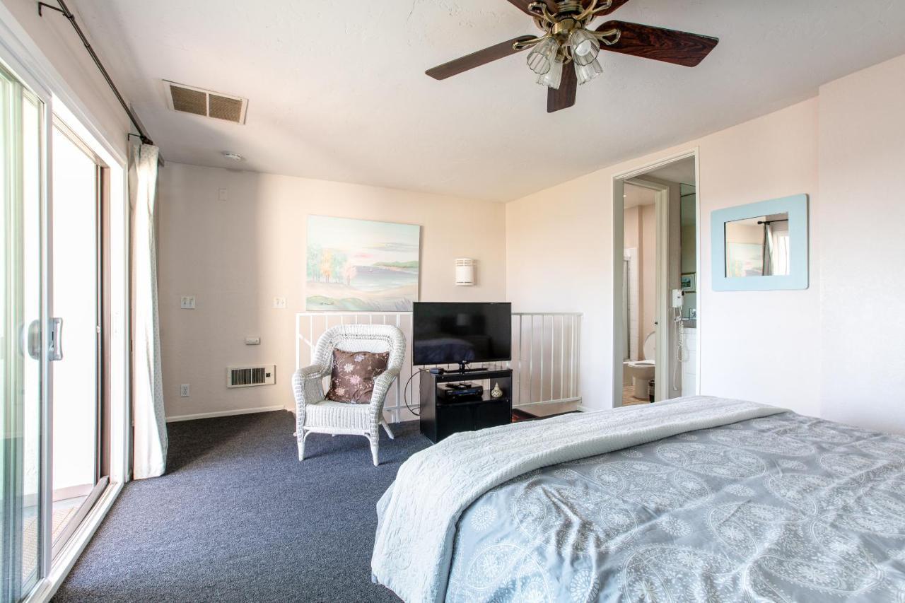3 Bedroom! - Complex Is On The Beach With Huge Pool Oceanside Exterior photo